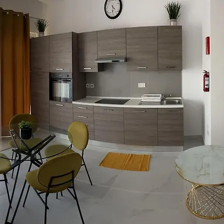 Apartmán Penthouse Centrally Located Near Marina *